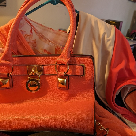 PURSE Orange  Handbag Straps with Chains. Never used, very clean - Picture 6 of 6